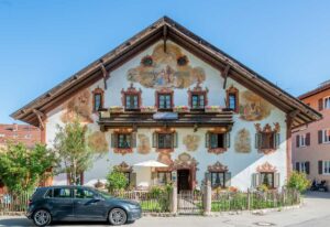 Lüftelmalerei / Lüftlmalerei, Zum Kirchenbauer Hotel / B & B, Schnitzlergasse 16, Oberammergau, Bavaria | Bayern, Germany | Deutschland | Tyskland [2018] www.architecturephotography.nuLat: 47.596563N, Long: 11.065620E Copyright © Kristian Adolfsson: www.adolfsson.photo